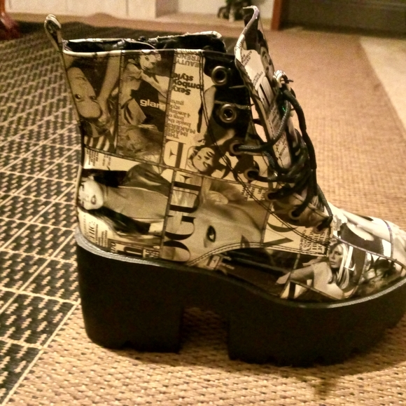 Boots - Picture 3 of 3